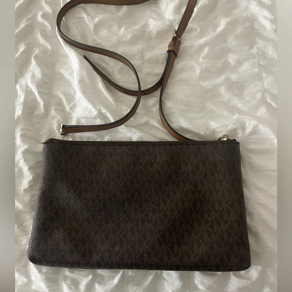 Brown canvas print Michael Kors crossbody - Picture 2 of 5